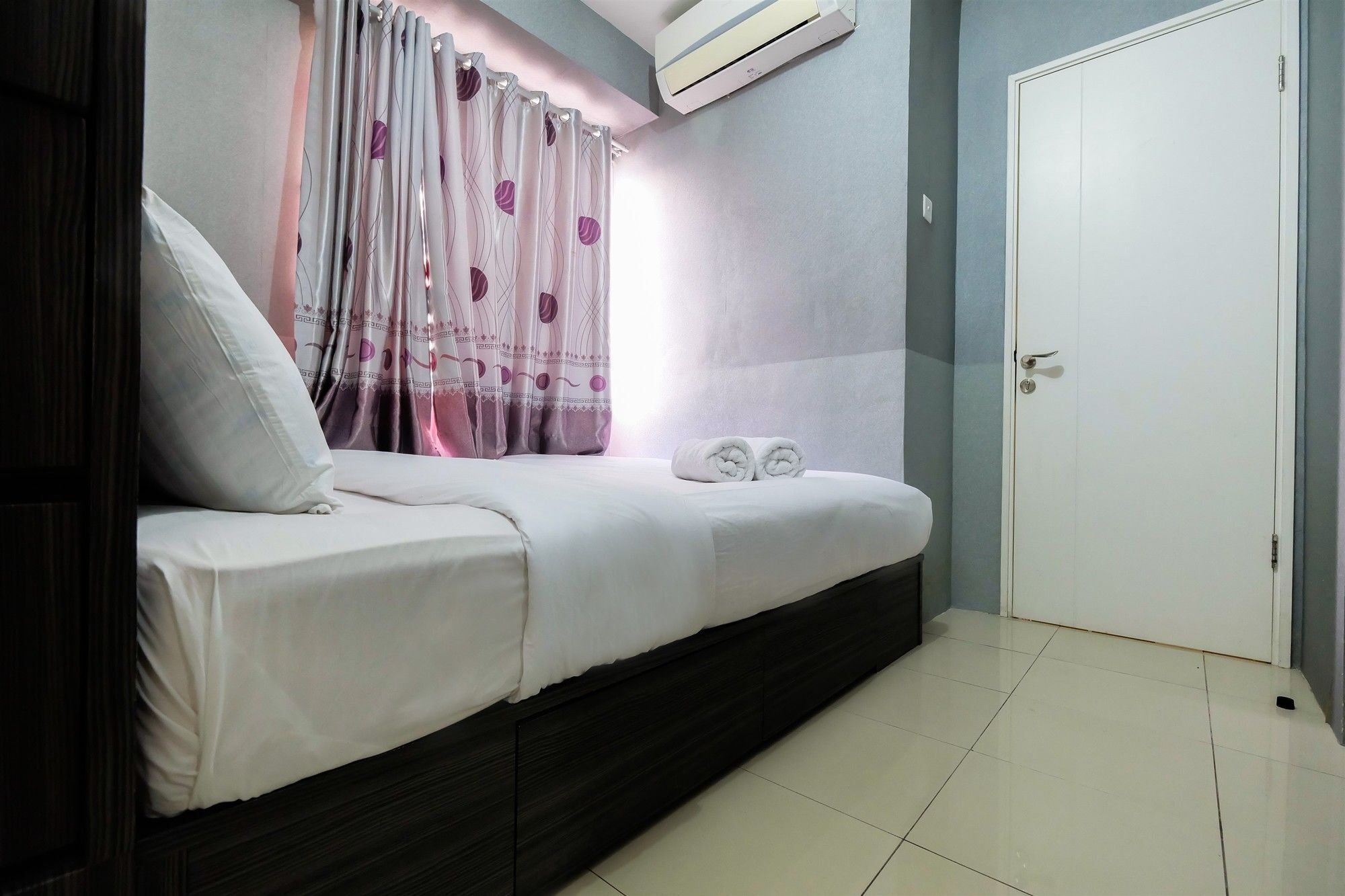 Monochrome Style 2 Bedrooms At Kalibata By Travelio * Jakarta