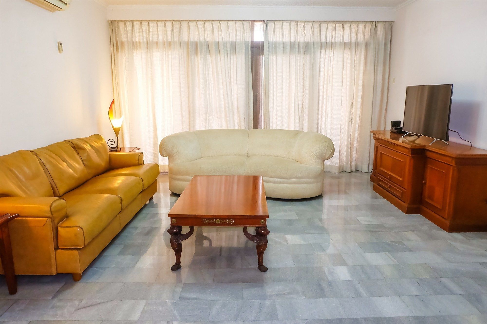 3 Bedrooms Luxury Senopati Scbd By Travelio Apartment