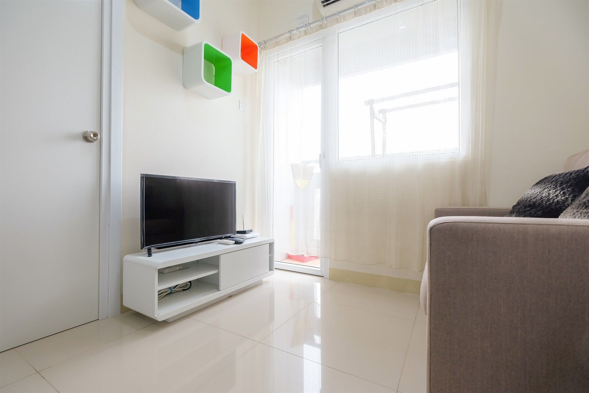 2 Bedrooms At Pramuka By Travelio Apartment *