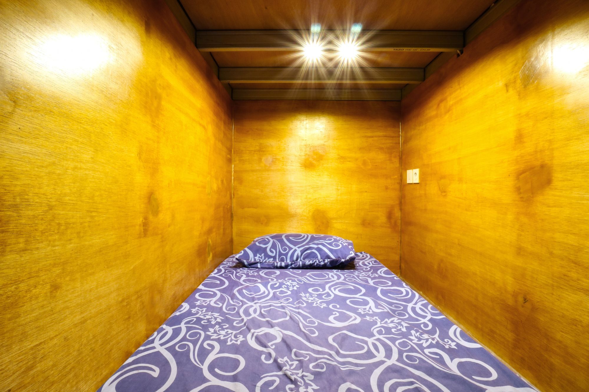 Kapsul Kayu Jati I - Hotel Jakarta