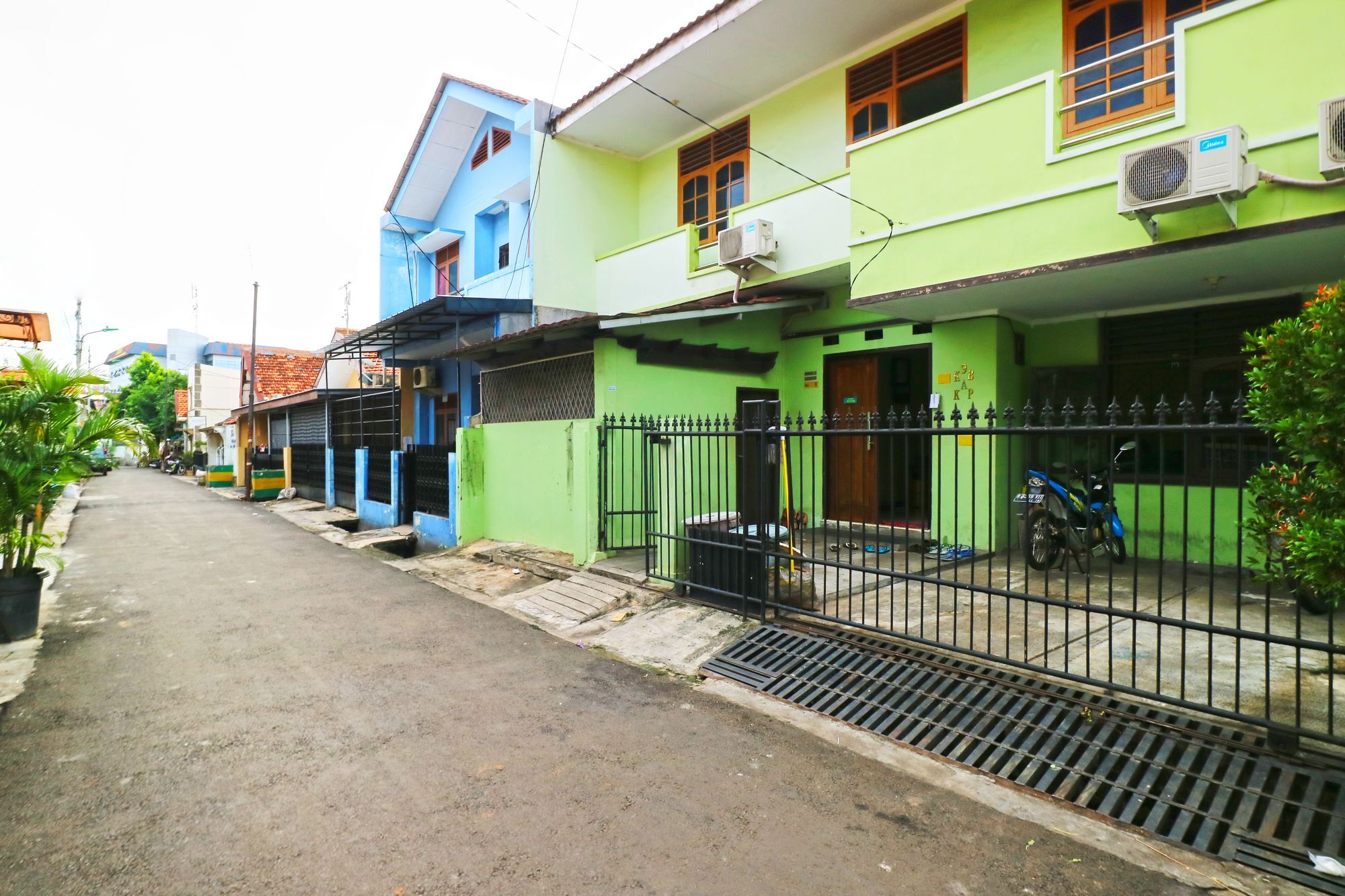 Hotel Kapsul Kayu Jati I -