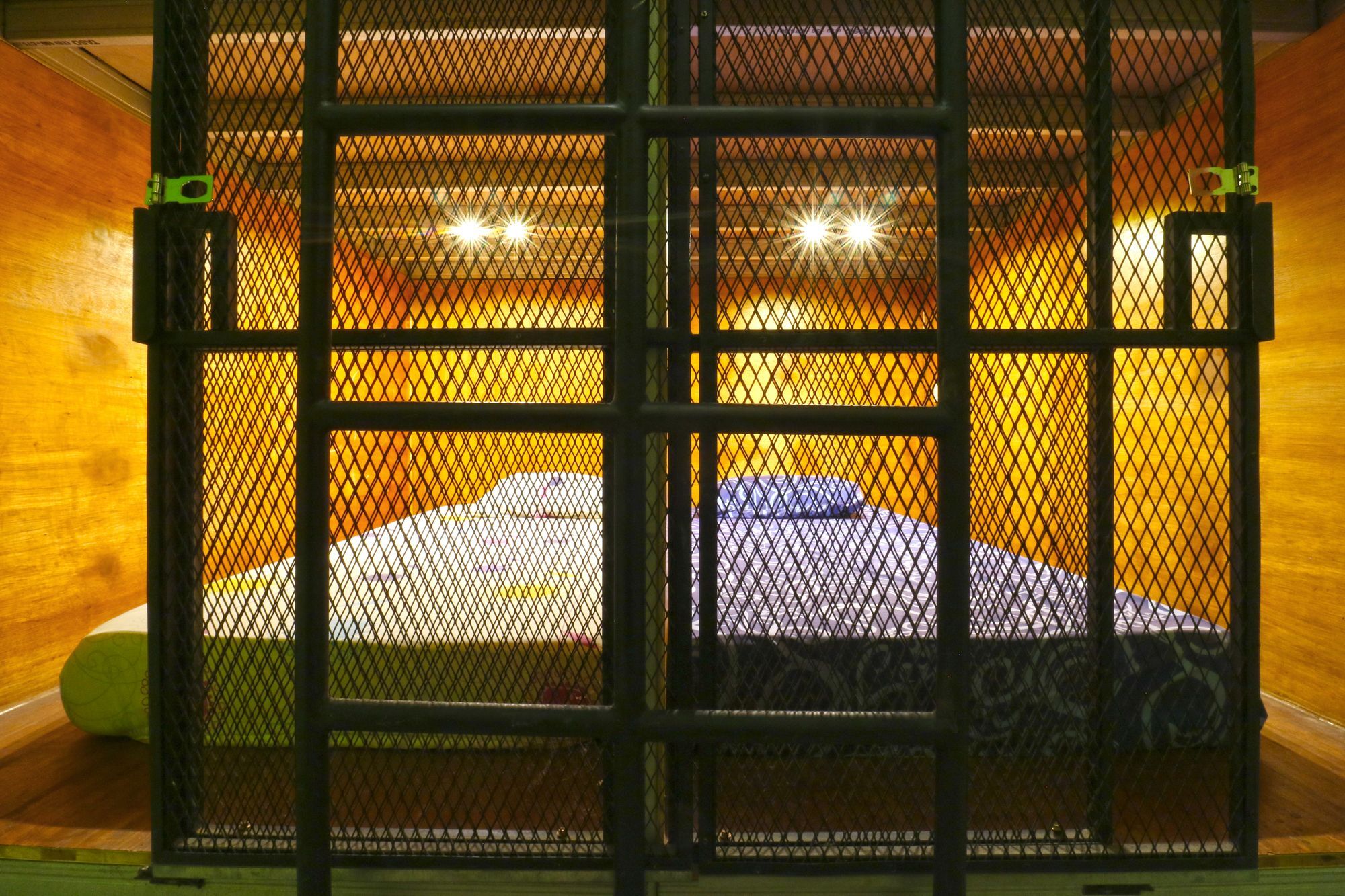 Kapsul Kayu Jati I - Hotel Jakarta