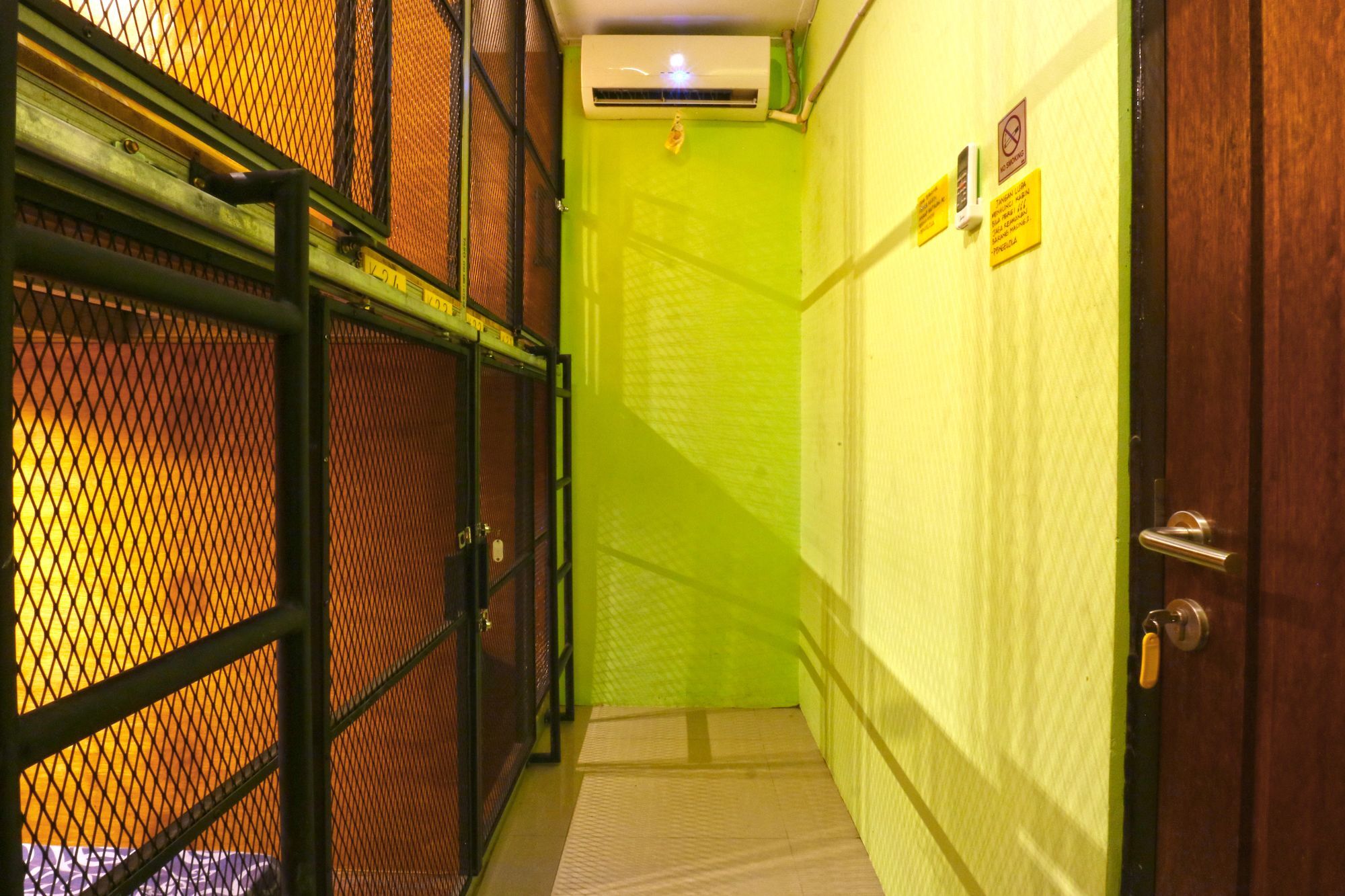 Kapsul Kayu Jati I - Hotel