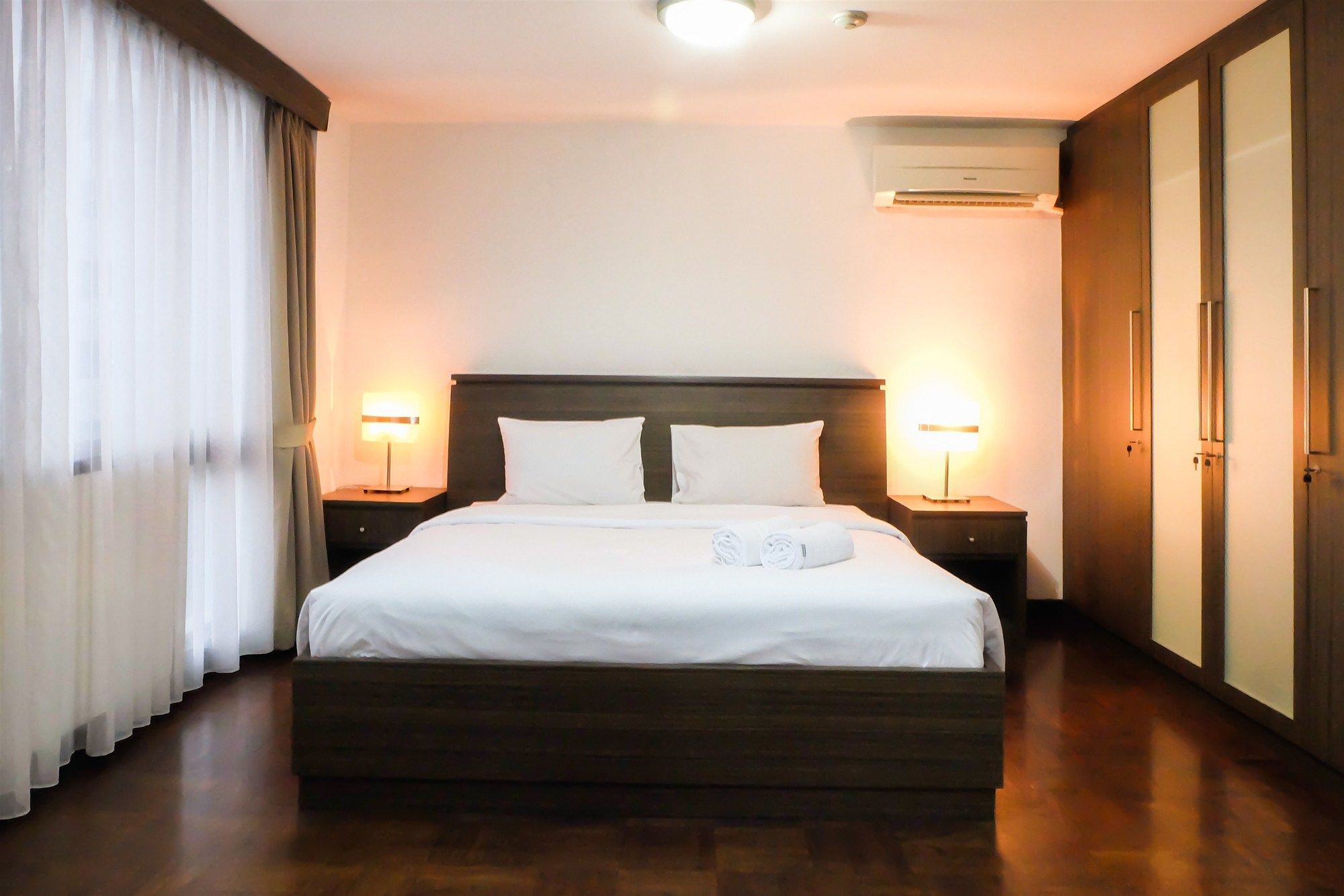 2 Bedroom Park Royale By Travelio Apartment *