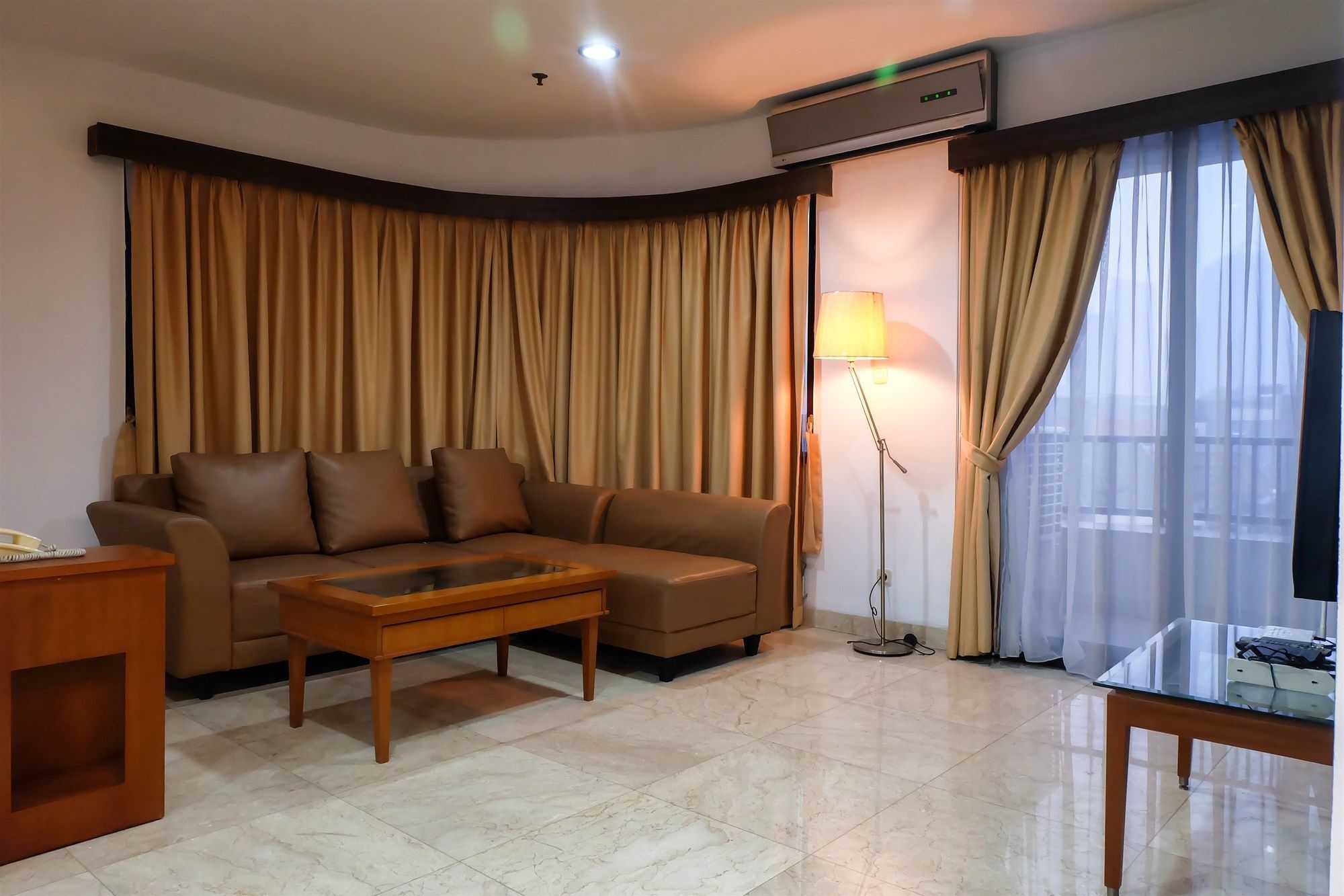 2 Bedroom Park Royale By Travelio *