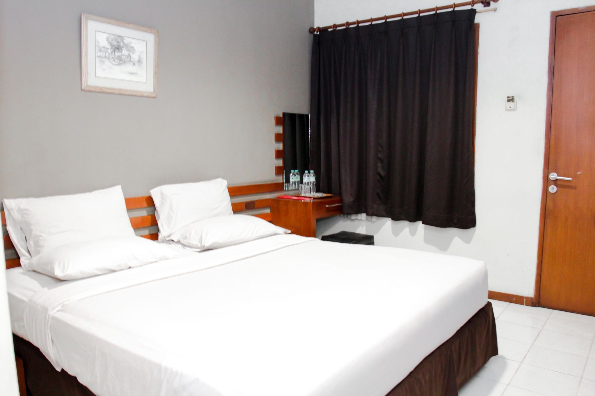 Hotel N *