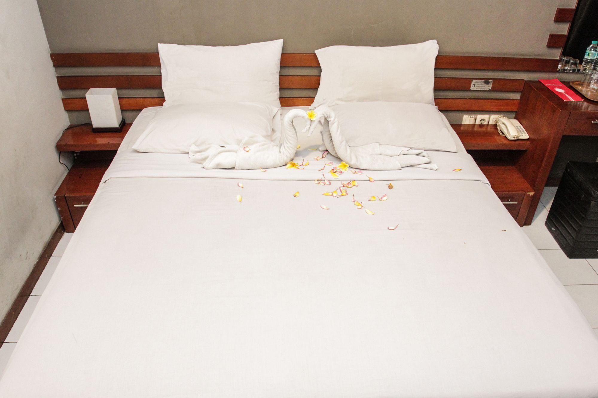 Hotel N *