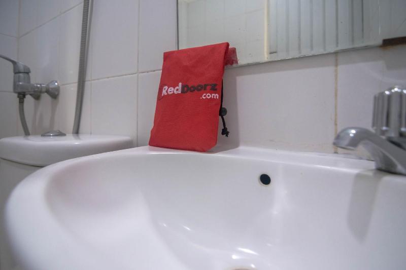 Reddoorz Near Rs Husada 2* Jakarta