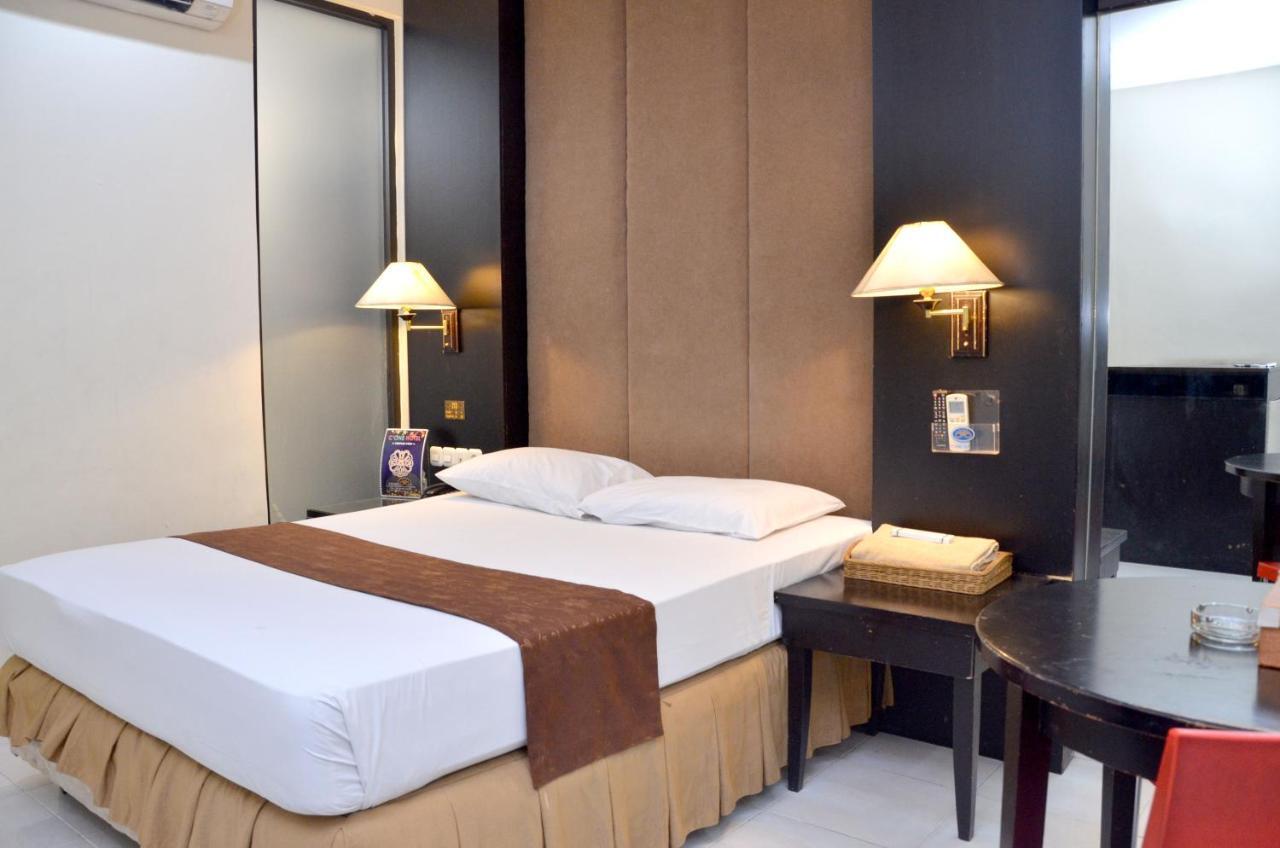 C'one Cempaka Putih Khách sạn