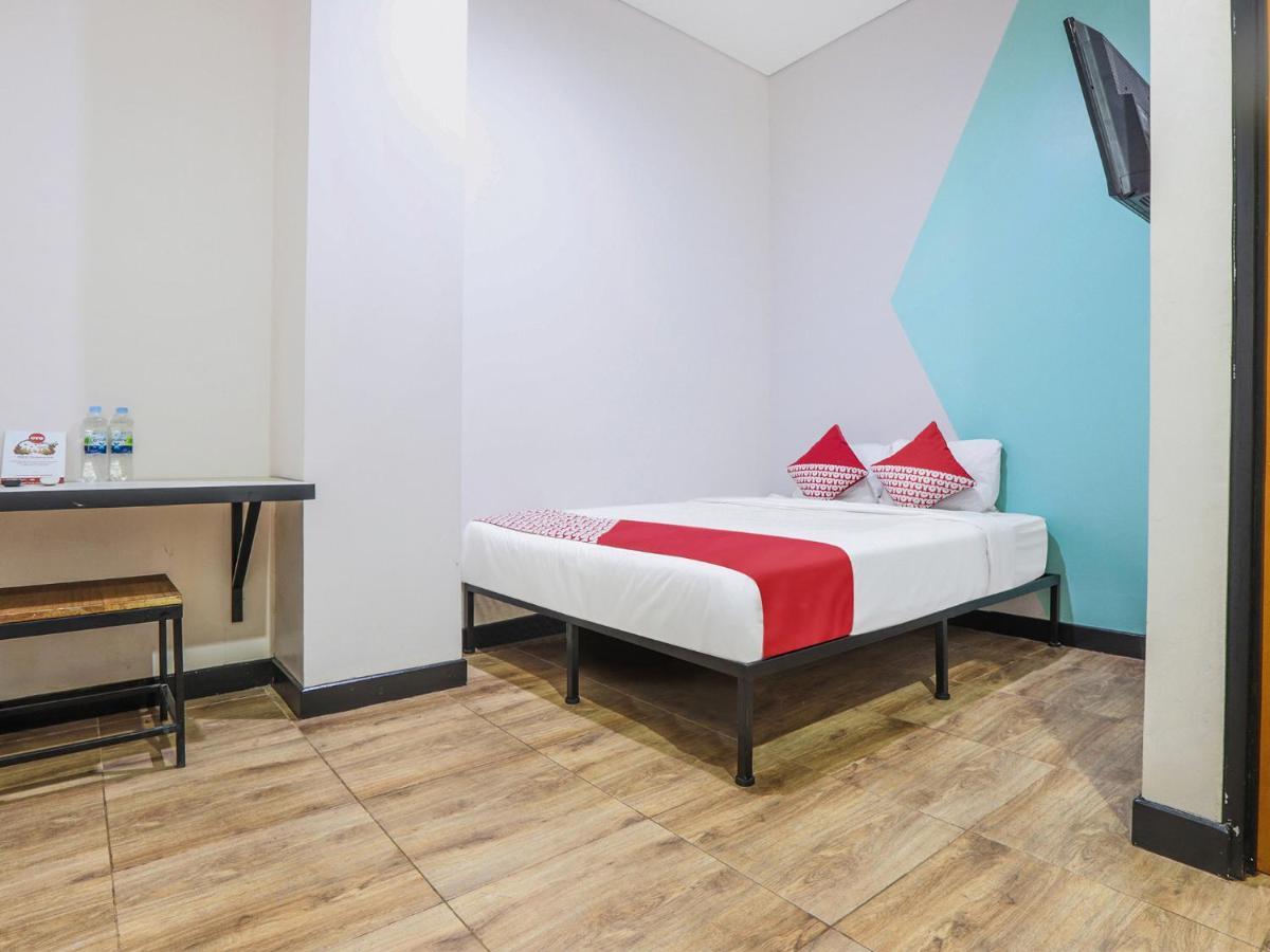 Oyo 127 W Hotel 2*