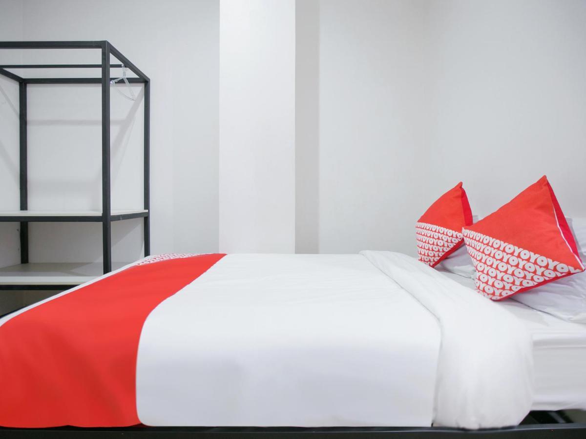 Hotel Oyo 127 W Jakarta