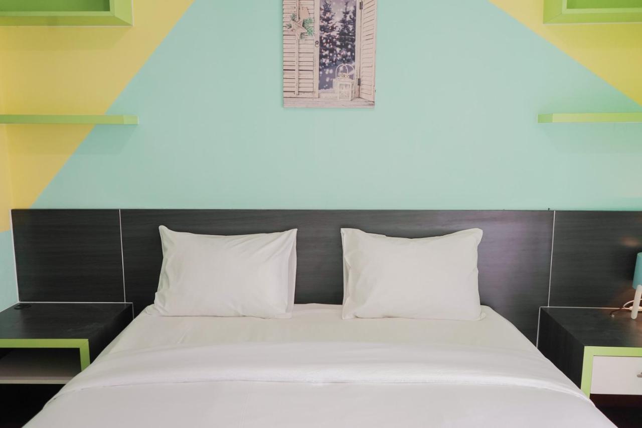 Elegant And Comfy 1br Glodok By Travelio * Jakarta