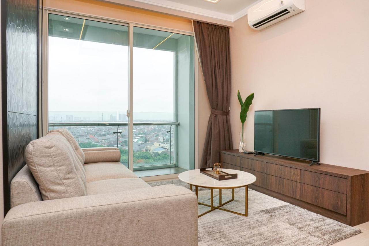 Minimalist And Cozy 2br Citralake By Travelio Apartment