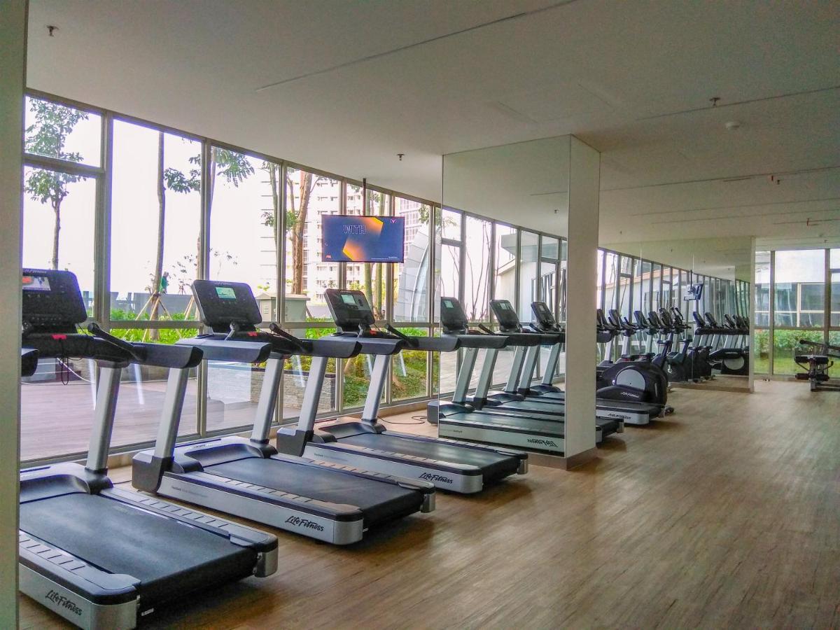 Apartment New Furnished 1br At Gold Coast Near Pik By Travelio *