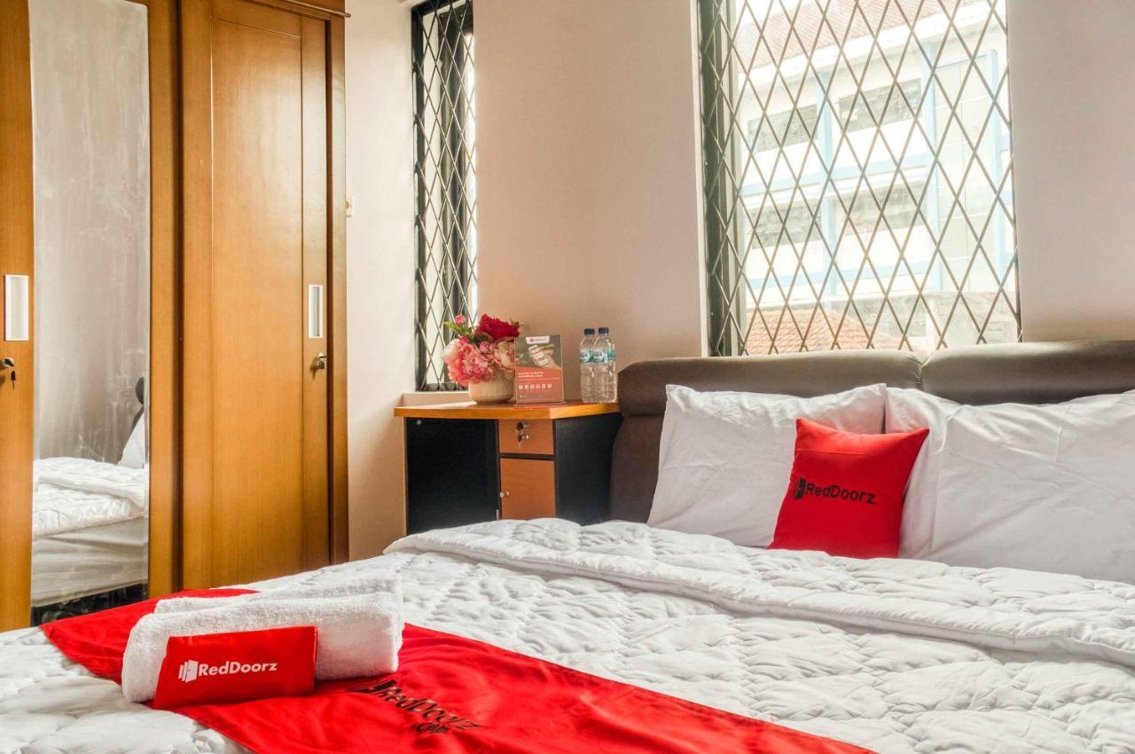 Reddoorz Near Duta Merlin Guest house