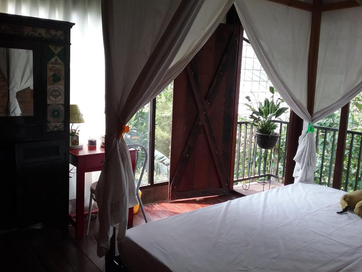 Nila House, Sharia Family 5*