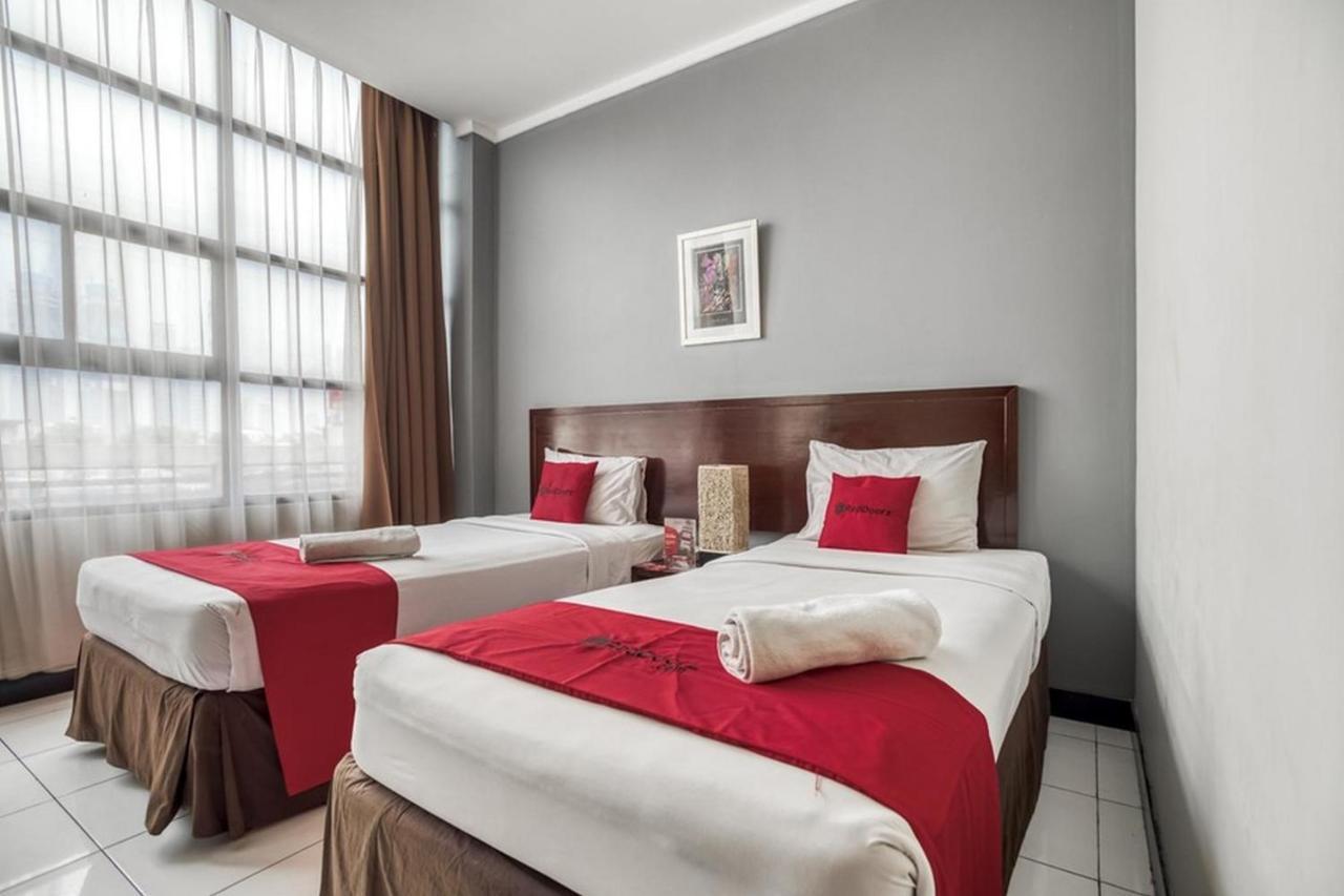 Hotel Reddoorz @ Tanah Abang 3*