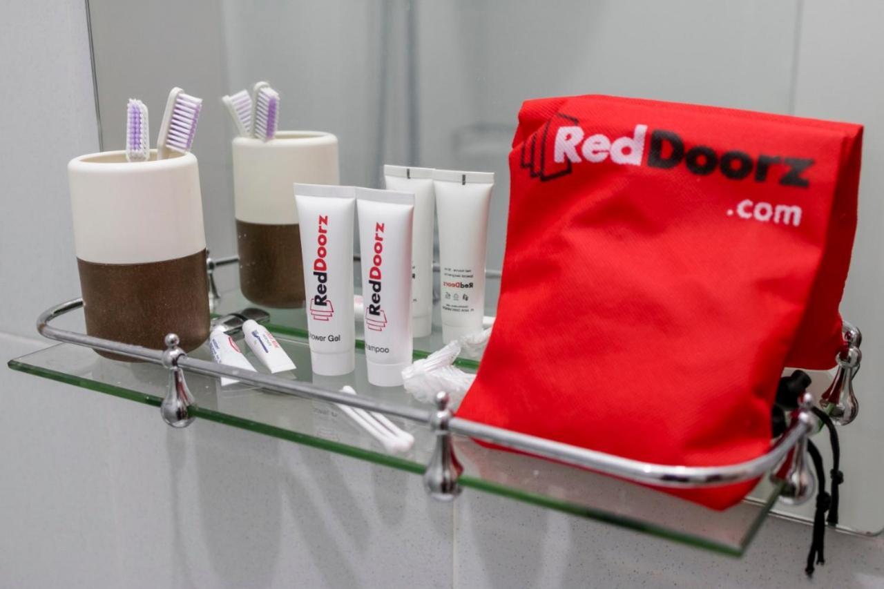 Reddoorz Near Plaza Senayan 2*