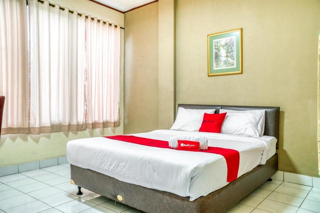 Reddoorz Near Plaza Senayan 2*