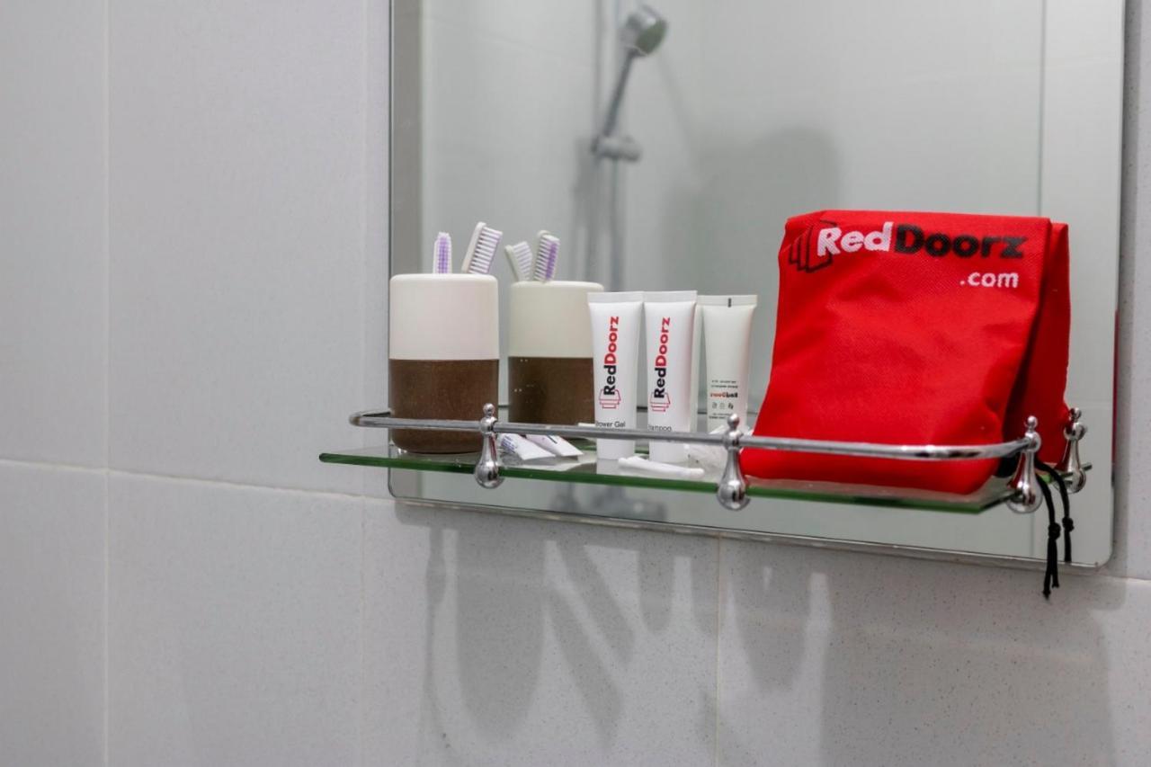 Reddoorz Near Plaza Senayan 2*