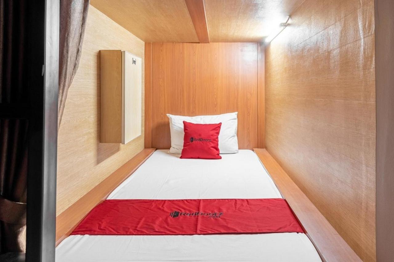 Guest house Reddoorz Near Ltc Glodok 2*