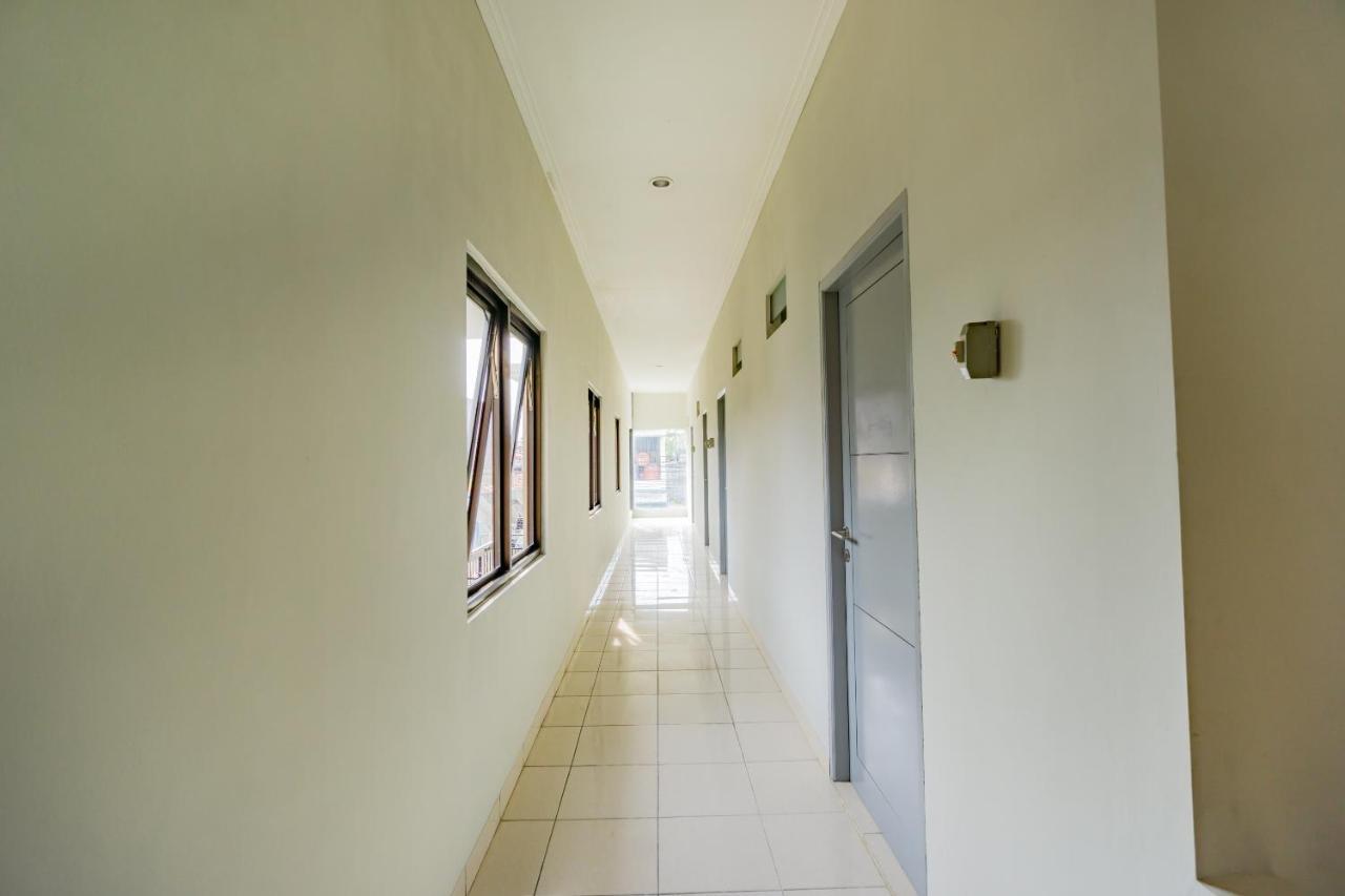 Oyo 2416 Griya Otista Syariah Hotel