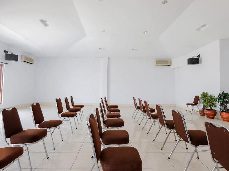 Oyo 919 Kalisma Syariah Hotel 2*