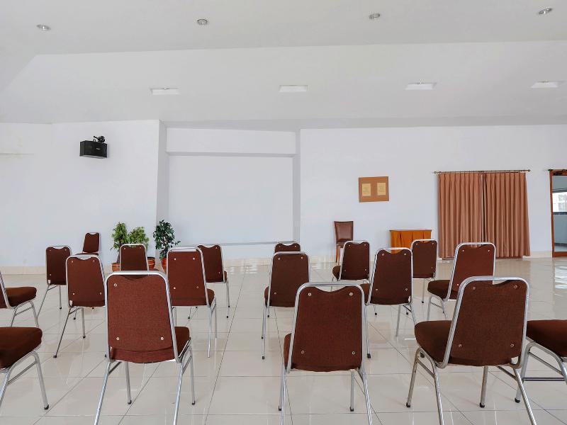 Oyo 919 Kalisma Syariah 2* Jakarta