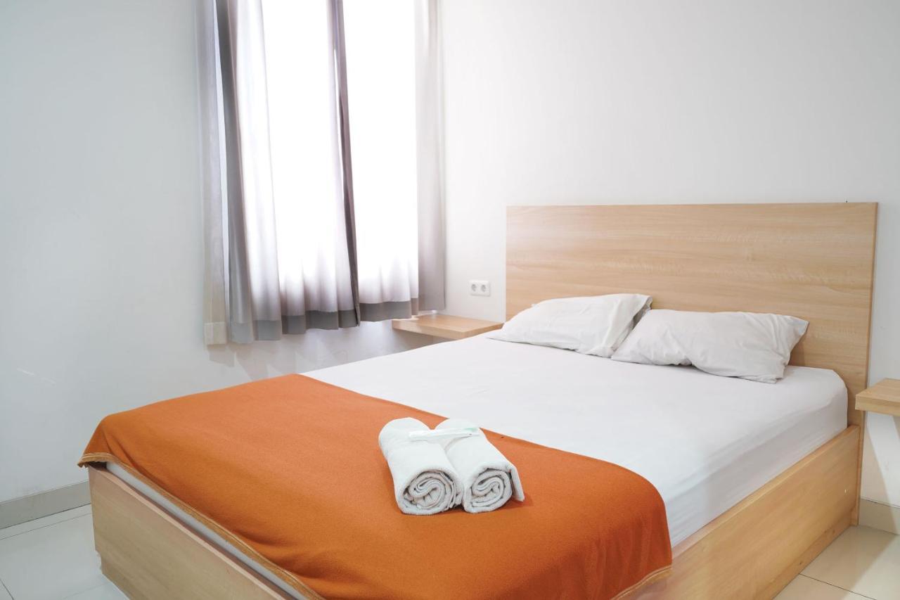 Urooms Tanah Abang 3*