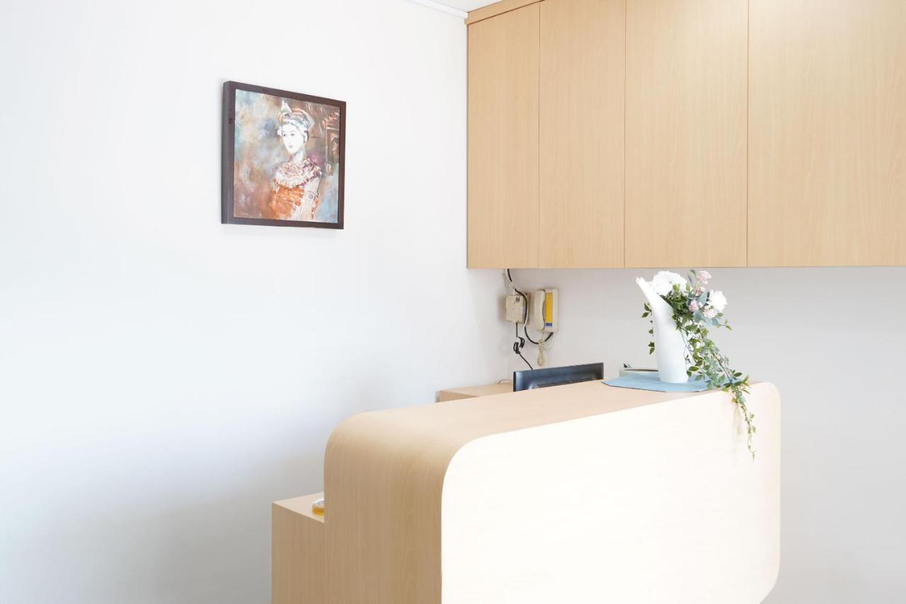 Urooms Senayan Gasthuis 2*