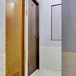Oyo 90469 Benhil Karet Tengsin