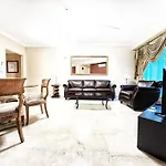 Batavia Apartment St