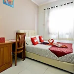 Zen Rooms Tebet Gudang Peluru