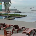 4 Bed Condo Sleeping By The Sea