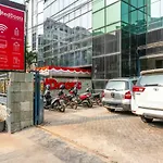 RedDoorz Plus near Taman Ismail Marzuki