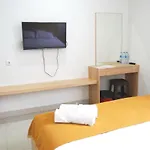 Urooms Tanah Abang