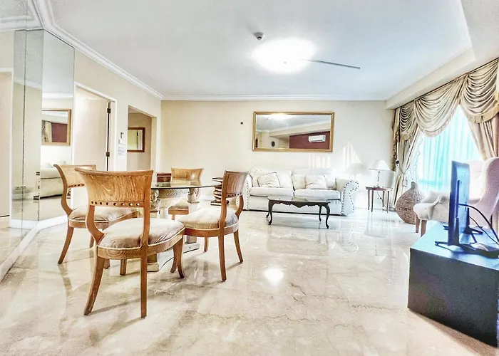 Batavia Apartment St