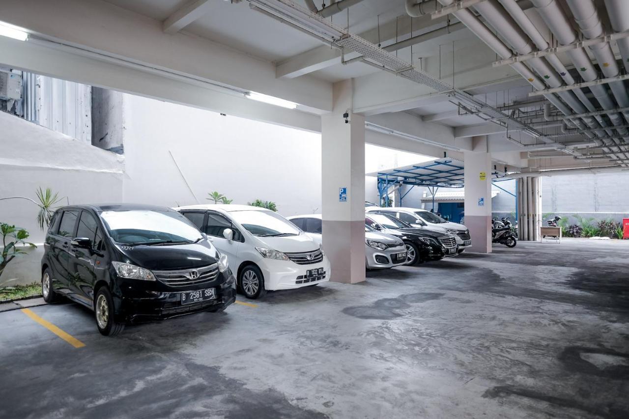 Sans Puri Indah Hotel Jakarta