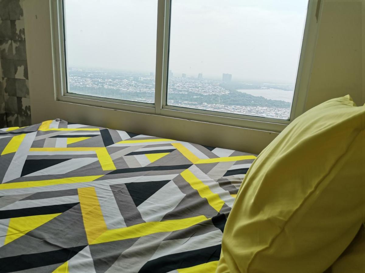 4 Bed Sleeping By The Sea Apartment