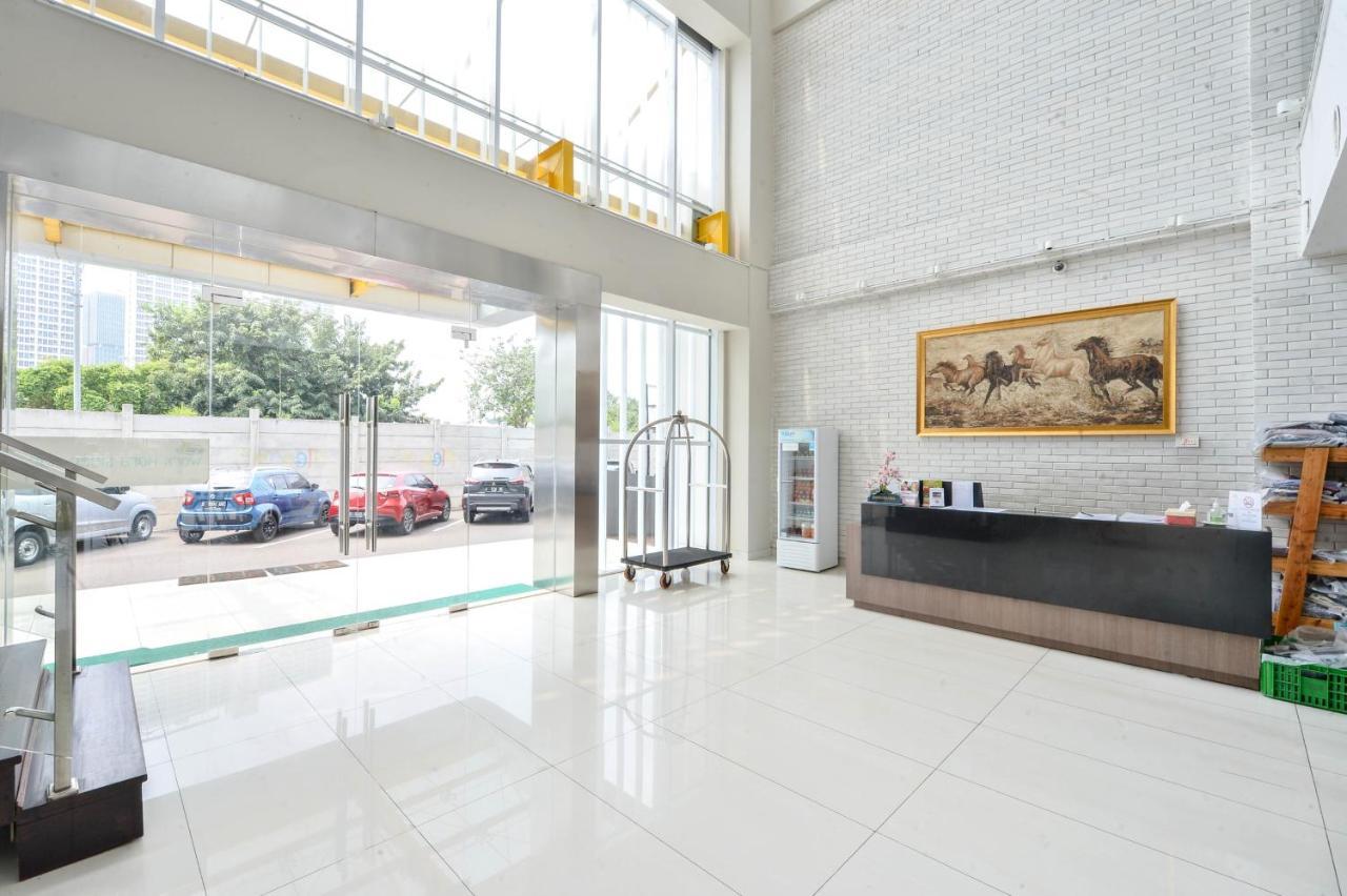 Hotel Urbanview Sleepzzz Equestrian 3*