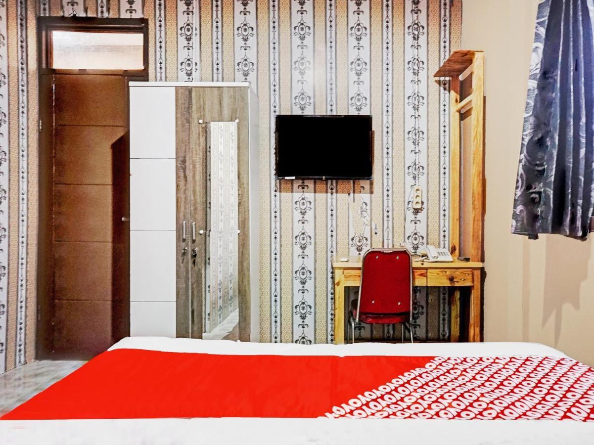 Oyo 90469 Benhil Karet Tengsin Hotel Jakarta