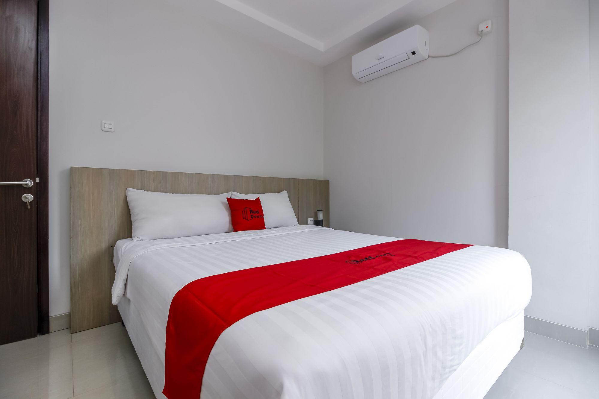 Reddoorz @ Tb Simatupang Rumah tetamu