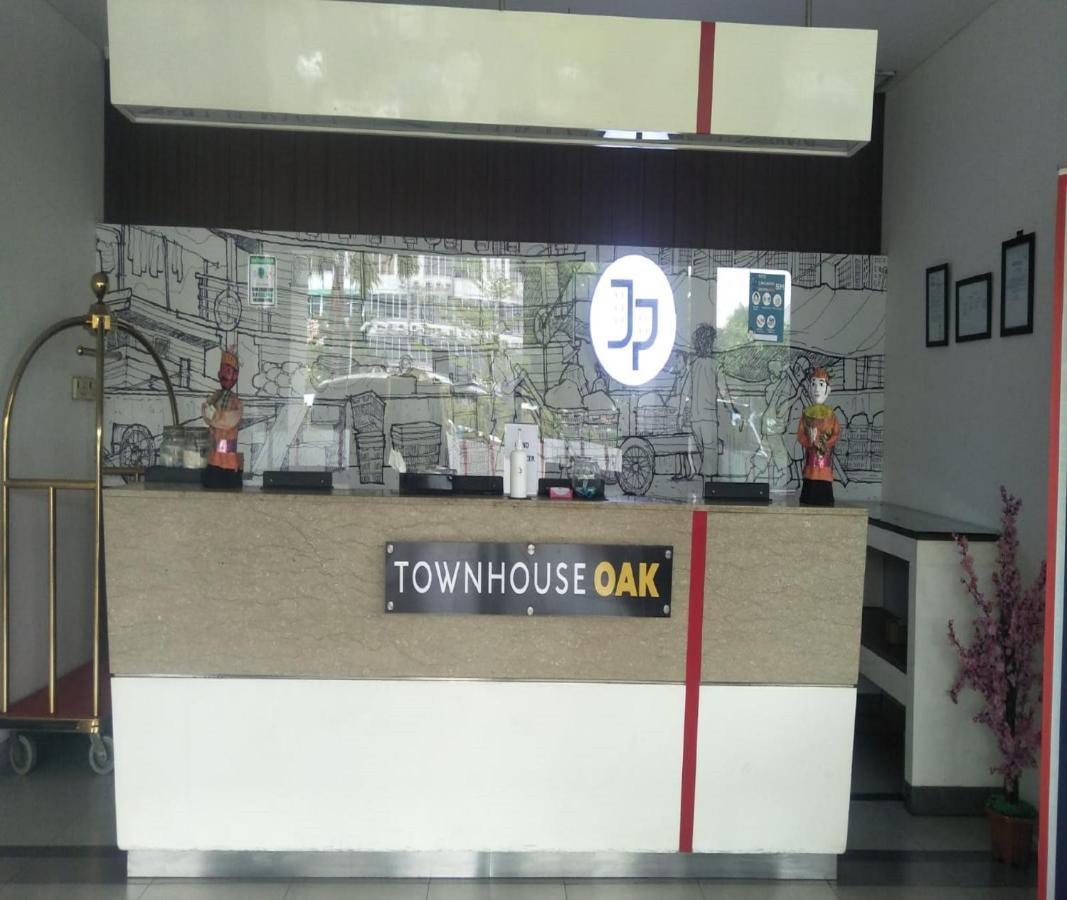 Townhouse Oak Jp Jakarta