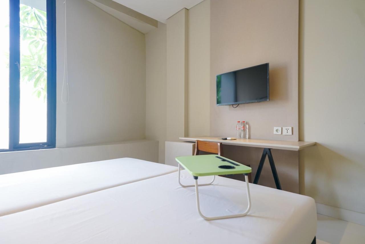 Hotel Urbanview Sleepzzz Equestrian Jakarta