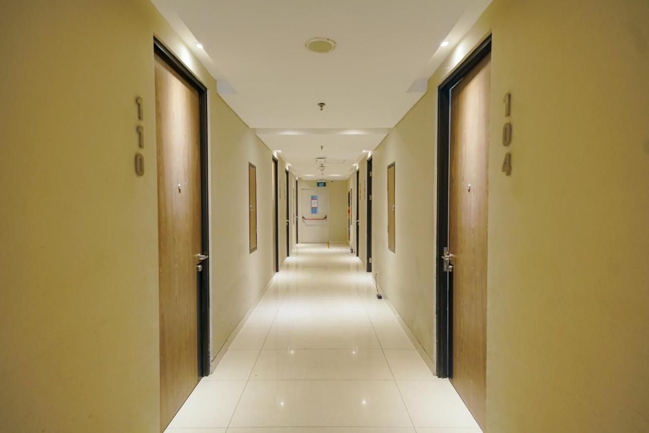 Hotel Urbanview Sleepzzz Equestrian Jakarta