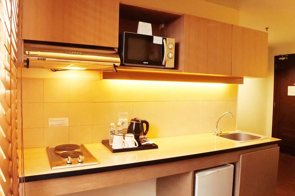 Hotel Grand Dafam Ancol 4*