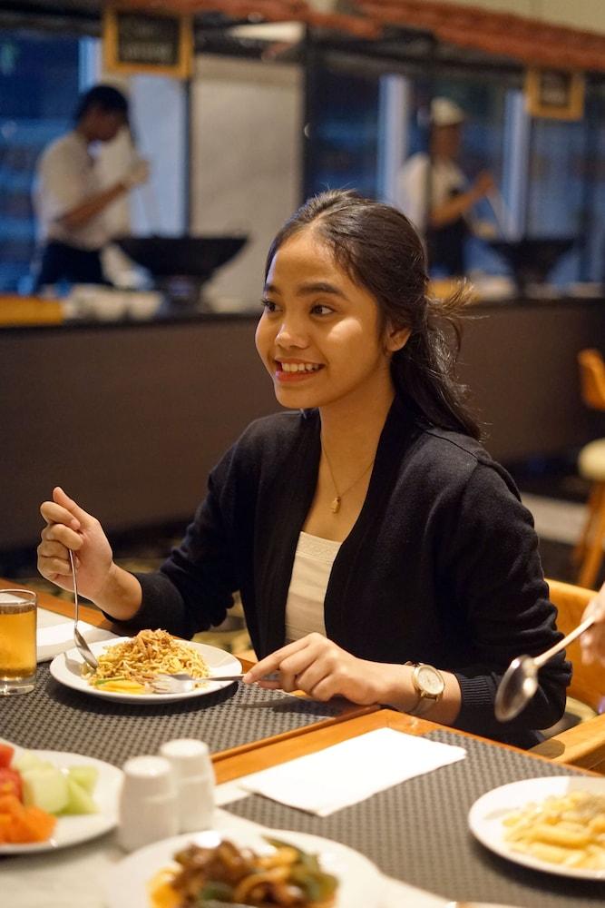 Horison Ciledug 3* Jakarta