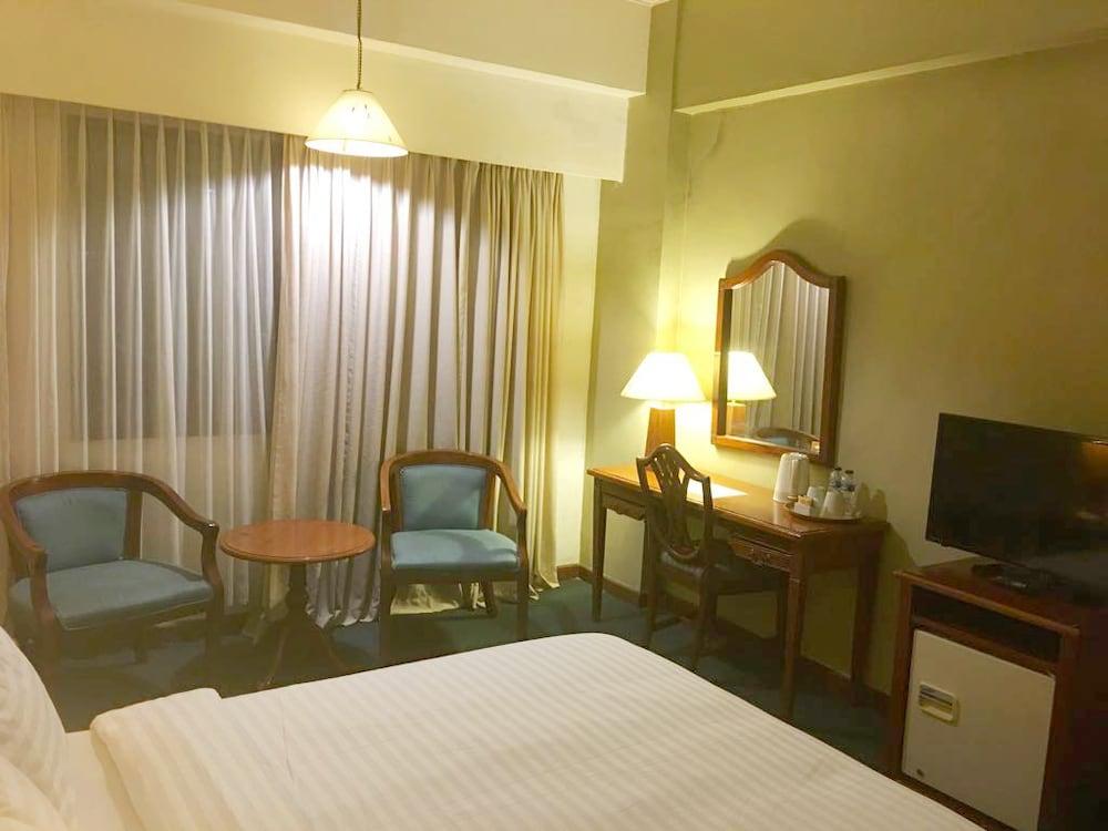 Paragon Wahid Hasyim Hotel