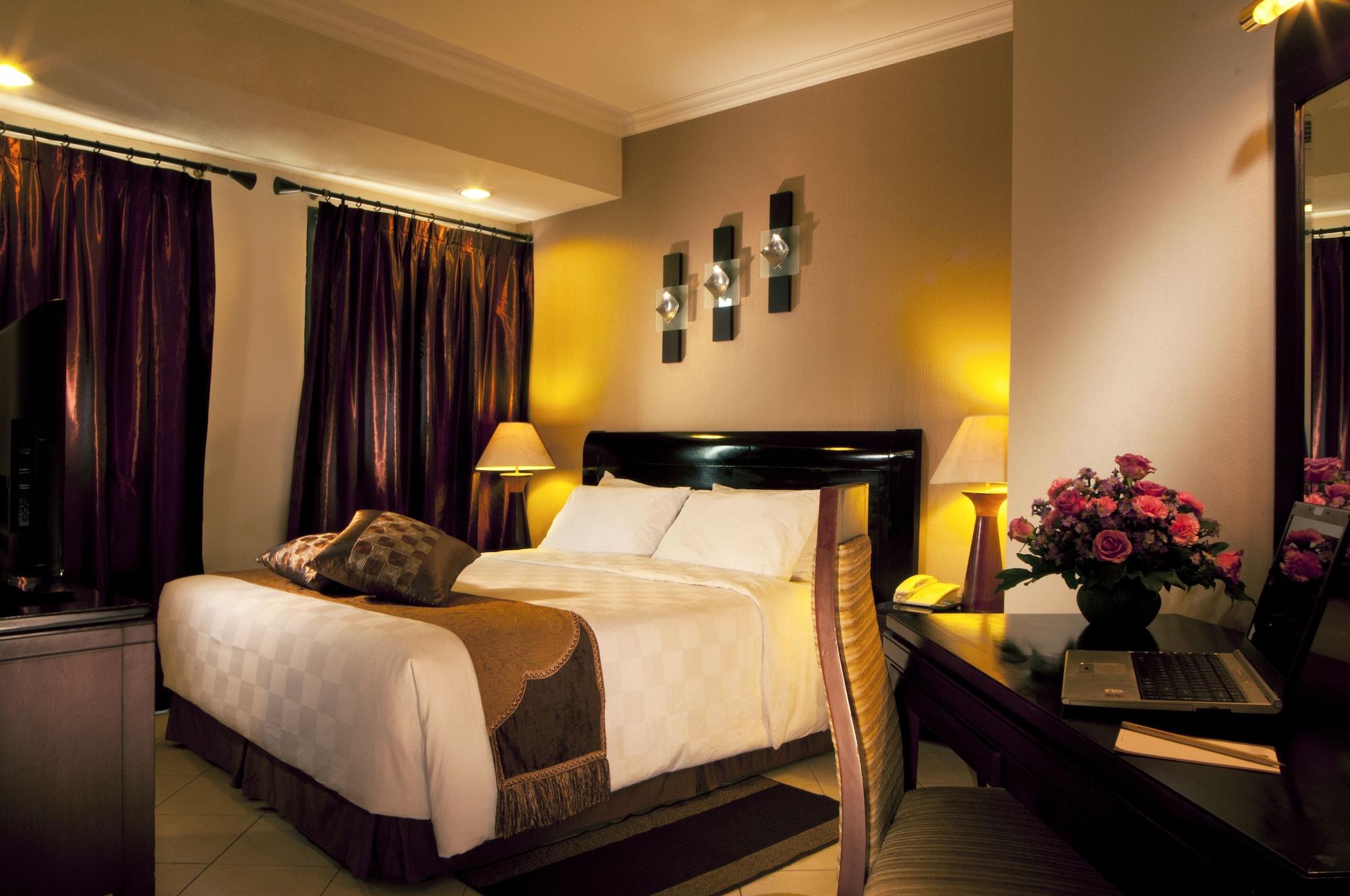 Grand Tropic Hotel 4*