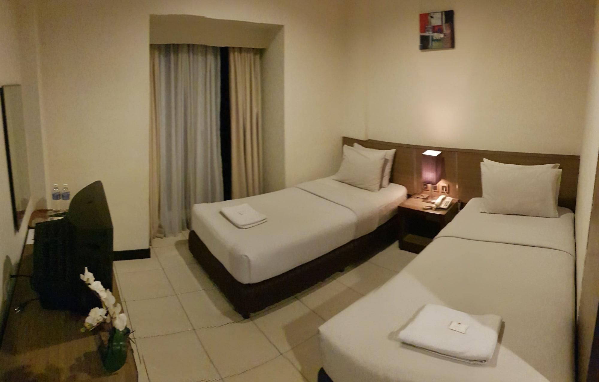 N2 Hotel